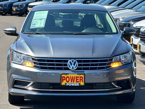 Used 2018 Volkswagen Passat 2.0T S FWD image 9