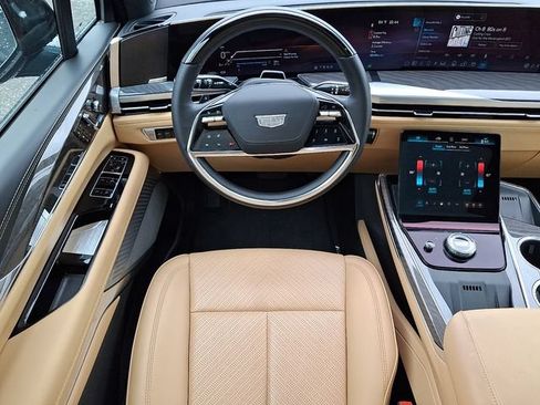 Certified 2026 Cadillac Escalade IQL Sport 2 w/ LPO, Premium Carpet Package AWD/4WD image 11