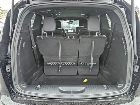 New 2026 Chrysler Pacifica Select image 14