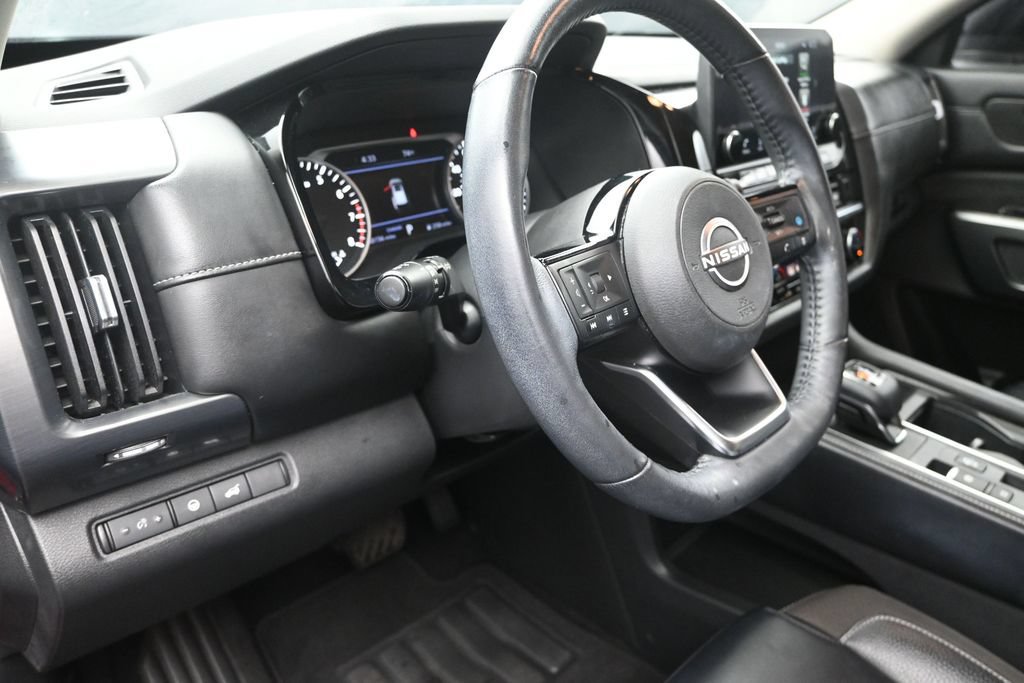 Used 2022 Nissan Pathfinder SL FWD image 12