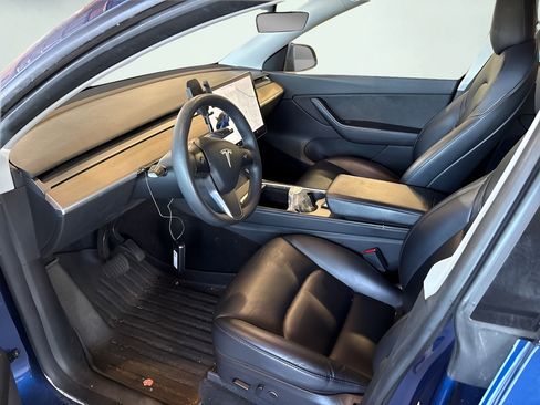 Used 2021 Tesla Model Y Long Range AWD/4WD image 2