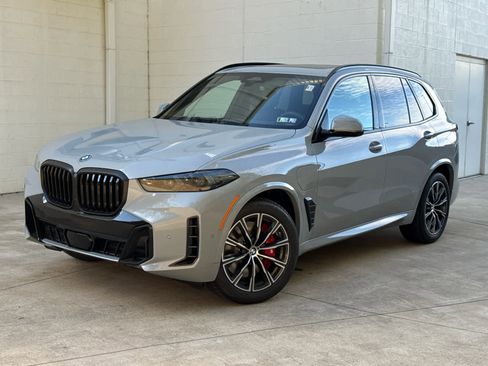 New 2026 BMW X5 xDrive50e w/ M Sport Package image 1