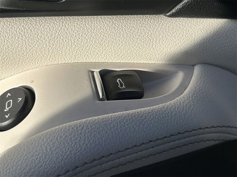 Used 2021 BMW X5 sDrive40i w/ M Sport Package image 25