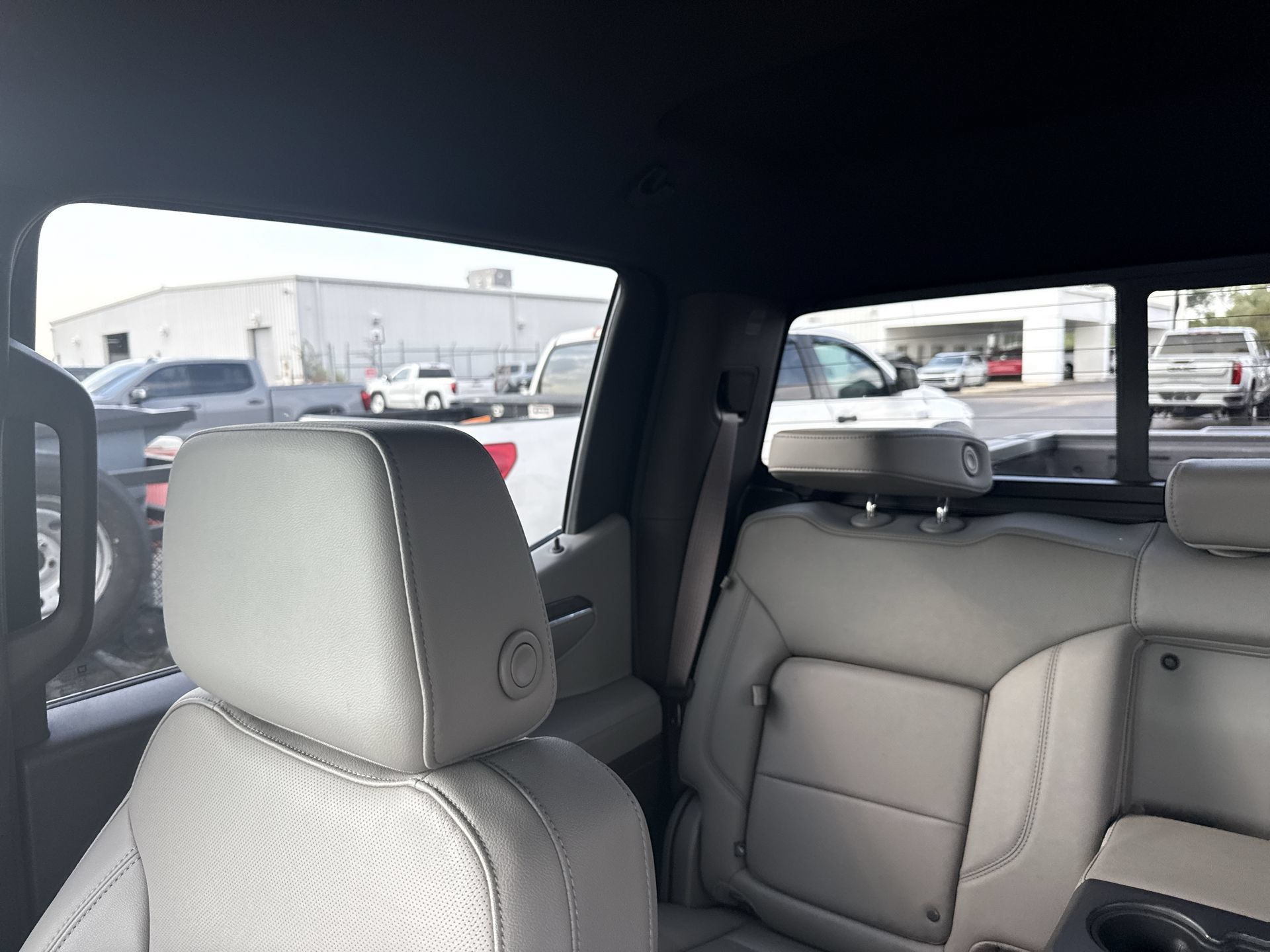 Used 2023 Chevrolet Silverado 1500 LTZ w/ LTZ Convenience Package II AWD/4WD image 11