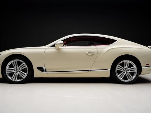 Used 2023 Bentley Continental GT Azure AWD/4WD image 17