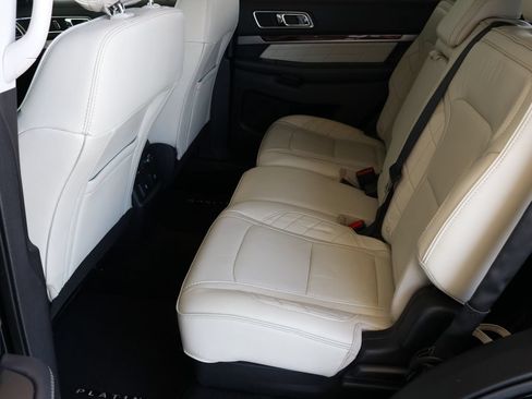 Used 2017 Ford Explorer Platinum AWD/4WD image 30