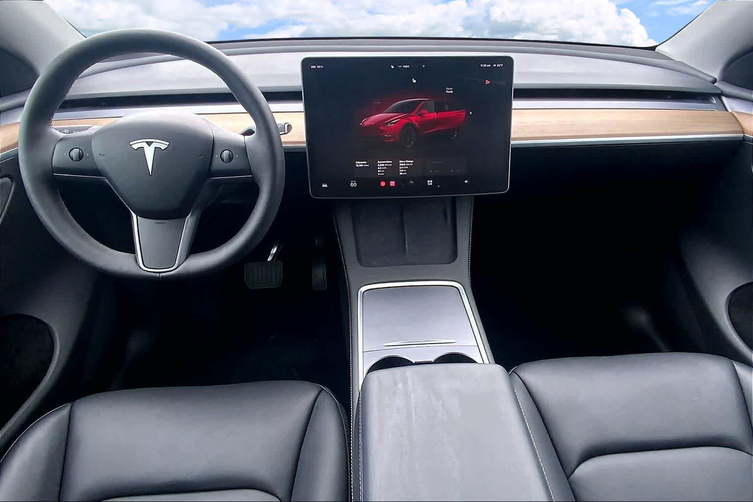 Used 2024 Tesla Model Y Long Range AWD/4WD image 9