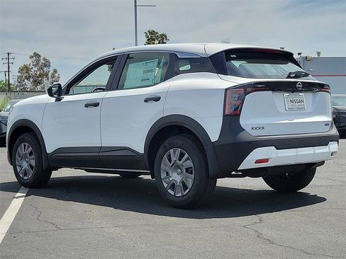 New 2025 Nissan Kicks S image 2