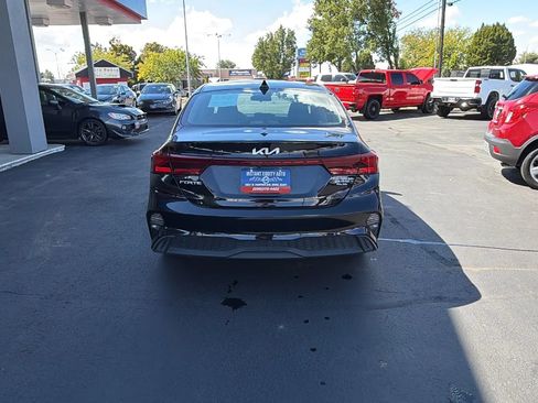 Used 2024 Kia Forte LXS FWD image 5