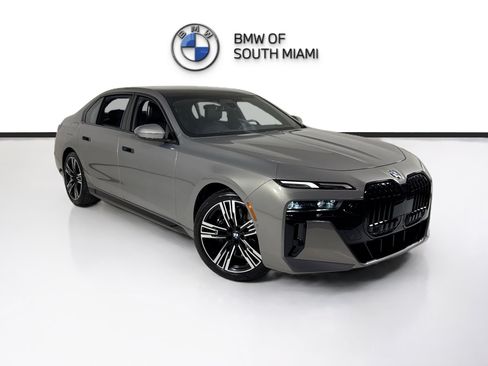 Used 2023 BMW 760i xDrive AWD/4WD image 38