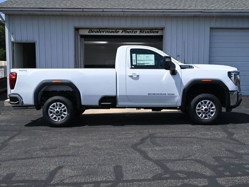New 2025 GMC Sierra 2500 SLE AWD/4WD image 5