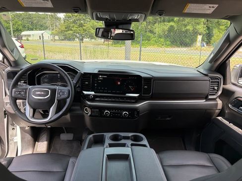 Used 2025 GMC Sierra 1500 SLT RWD image 8