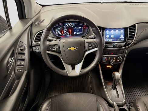 Used 2021 Chevrolet Trax LT w/ Driver Confidence Package FWD image 21
