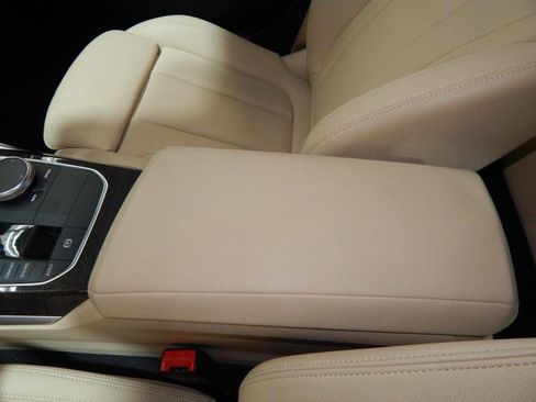 Used 2019 BMW 330i xDrive Sedan w/ Convenience Package image 21