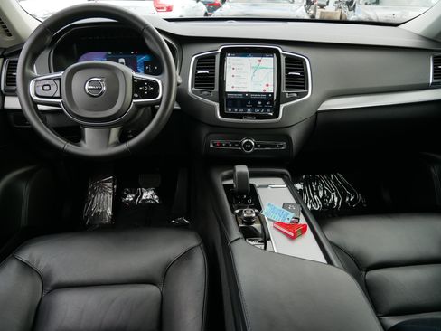 Certified 2023 Volvo XC90 B5 Core w/ Climate Package AWD/4WD image 13
