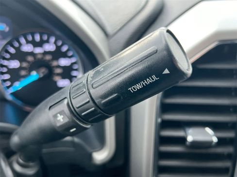 Used 2019 Ford F350 Lariat w/ Chrome Package image 32