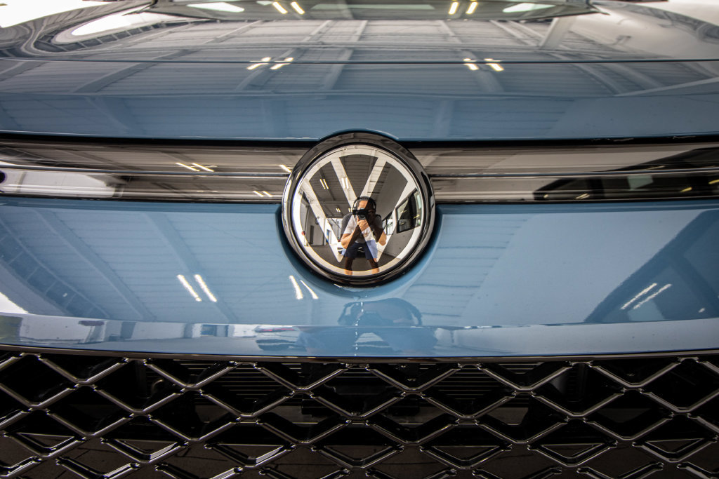 New 2026 Volkswagen Tiguan SE R-Line FWD image 8