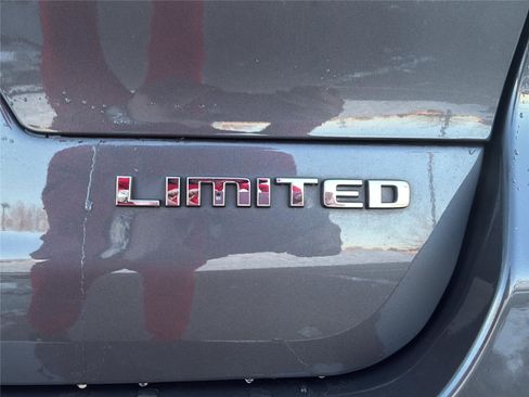 Used 2023 Jeep Grand Cherokee L Limited image 19