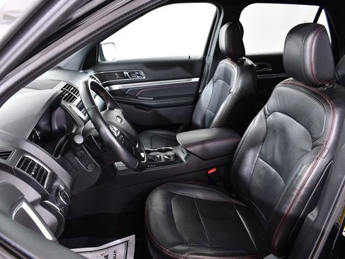 Used 2018 Ford Explorer Sport w/ Equipment Group 401A image 6