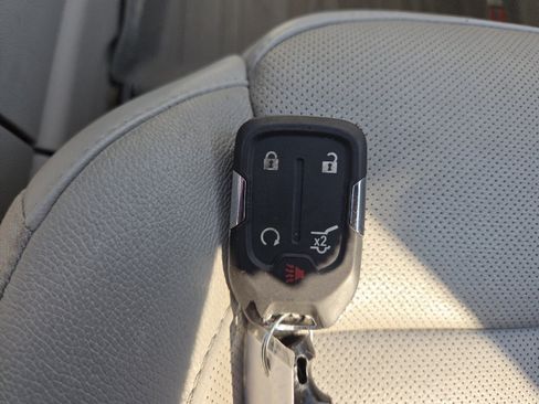 Used 2017 GMC Acadia SLT FWD image 34