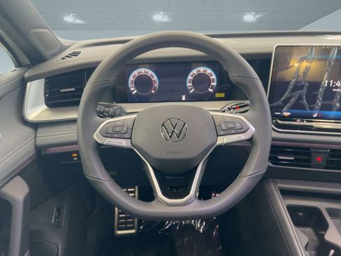 New 2026 Volkswagen Tiguan SE R-Line image 18