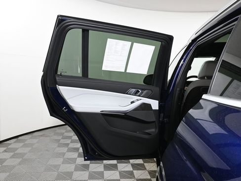 Certified 2025 BMW X7 xDrive40i image 31