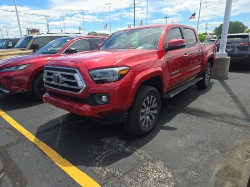 Used 2020 Toyota Tacoma Limited AWD/4WD image 3