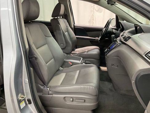 Used 2016 Honda Odyssey Touring Elite image 29
