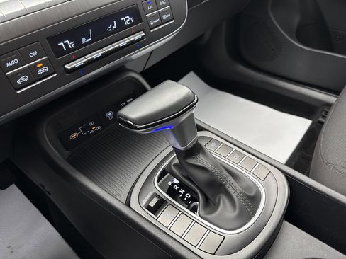 Certified 2025 Hyundai Kona SEL AWD/4WD image 23