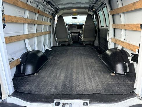 Used 2019 GMC Savana 2500 w/ Driver Convenience Package RWD image 16