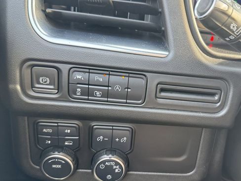 Used 2023 Chevrolet Tahoe LT w/ Luxury Package image 13