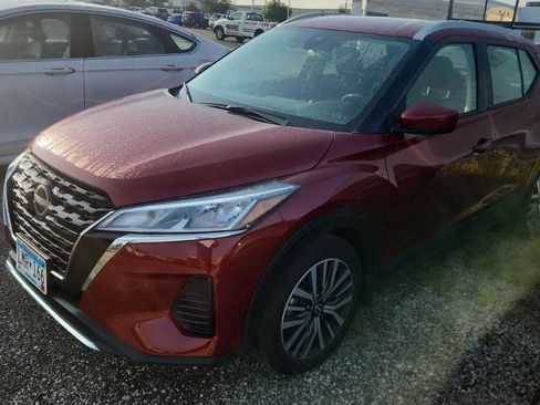 Used 2023 Nissan Kicks SV FWD image 6