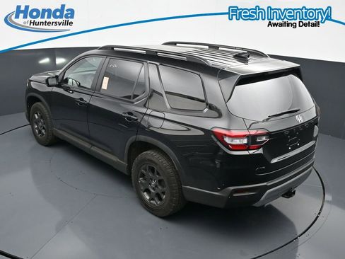Used 2025 Honda Pilot TrailSport image 30