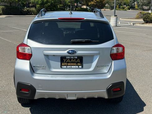 Used 2017 Subaru Crosstrek 2.0i AWD/4WD image 4