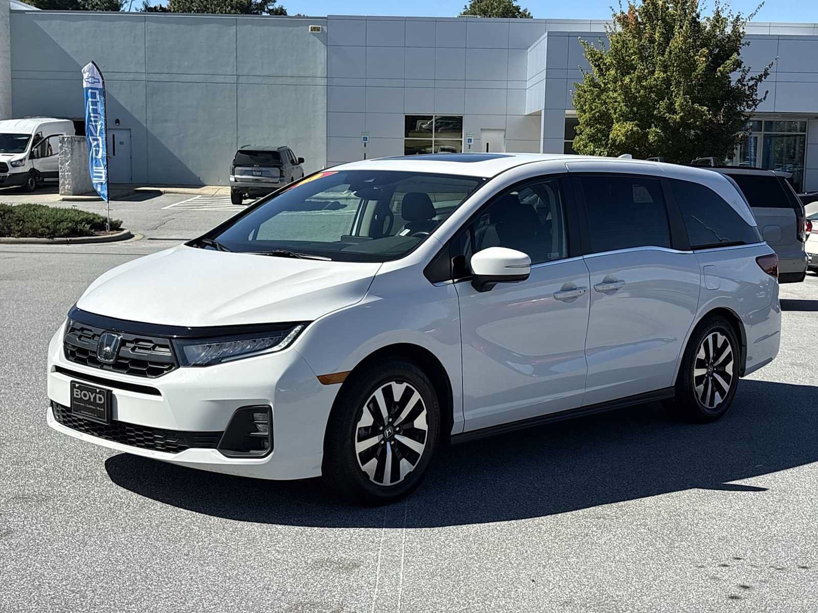 Used 2025 Honda Odyssey EX-L image 2