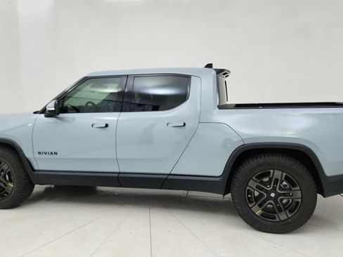 Used 2024 Rivian R1T Adventure image 4