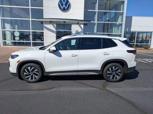 New 2026 Volkswagen Tiguan S FWD image 8