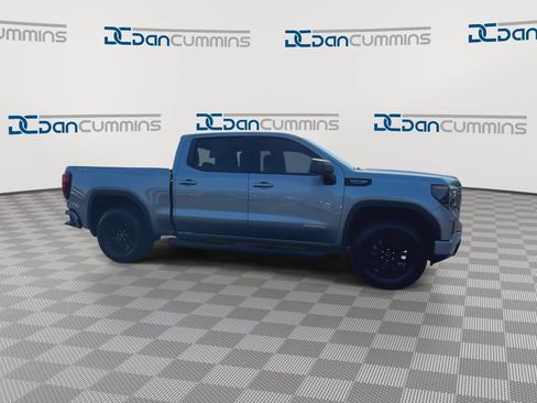 Used 2023 GMC Sierra 1500 Elevation w/ X31 Off-Road Package AWD/4WD image 9