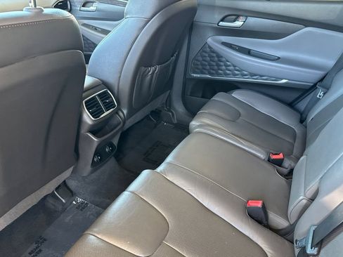 Used 2019 Hyundai Santa Fe Limited FWD image 11