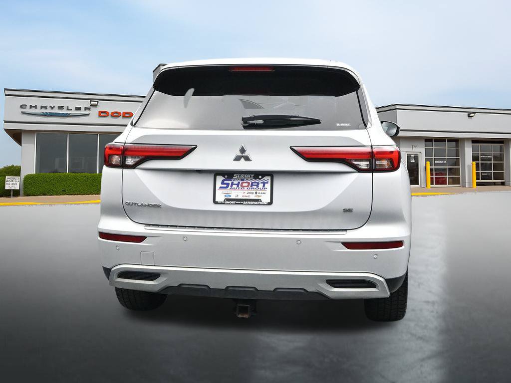 Used 2024 Mitsubishi Outlander SE AWD/4WD image 4