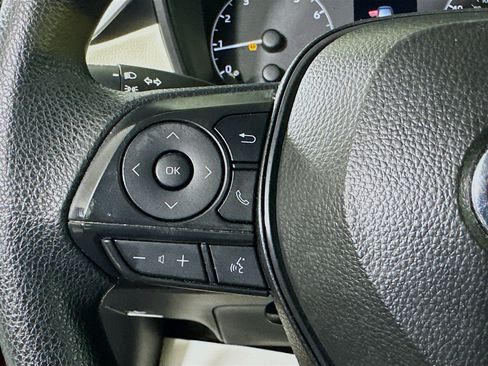 Used 2025 Toyota Corolla LE FWD image 16