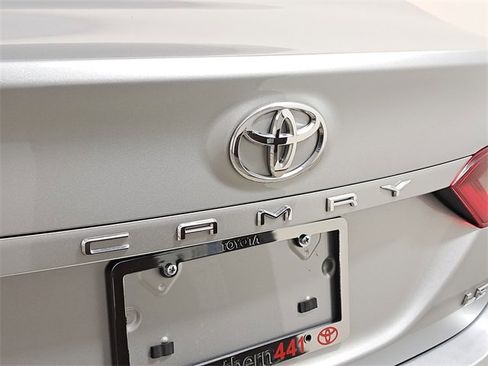Used 2023 Toyota Camry LE image 9