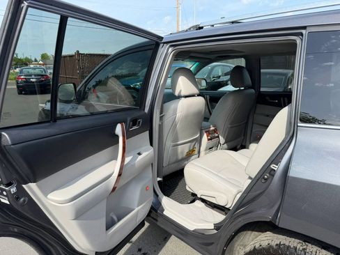 Used 2013 Toyota Highlander Limited FWD image 11