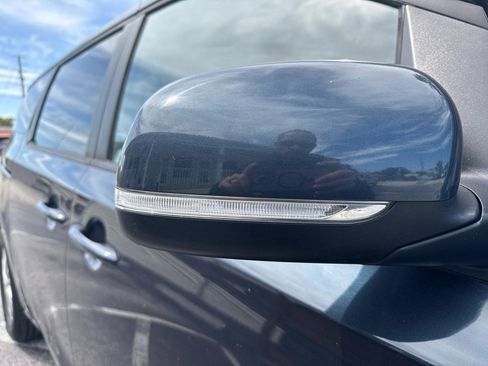 Used 2017 Kia Sedona LX image 49