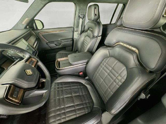 Used 2025 Rivian R1S Premium Dual AWD/4WD image 20