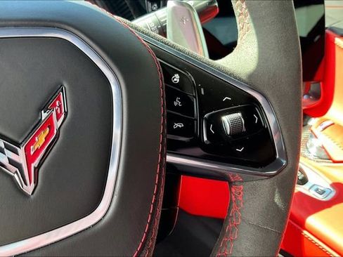 Used 2022 Chevrolet Corvette Stingray Premium Cpe w/ Z51 Performance Package image 18