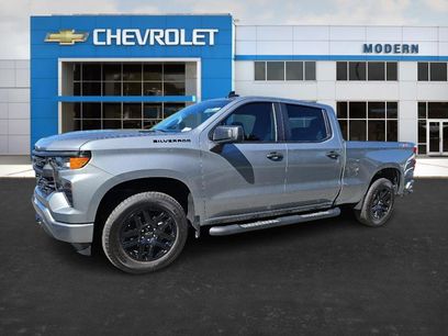 New 2025 Chevrolet Silverado 1500 Custom w/ Turbomax Blackout Package