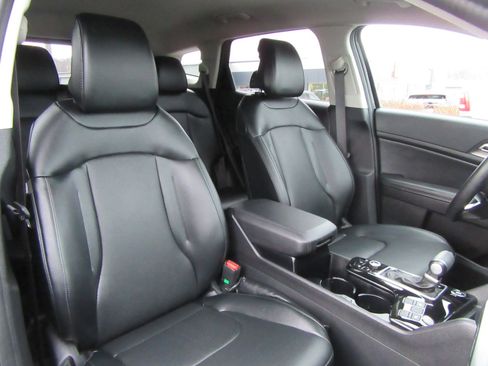 Used 2025 Kia Sportage EX image 68