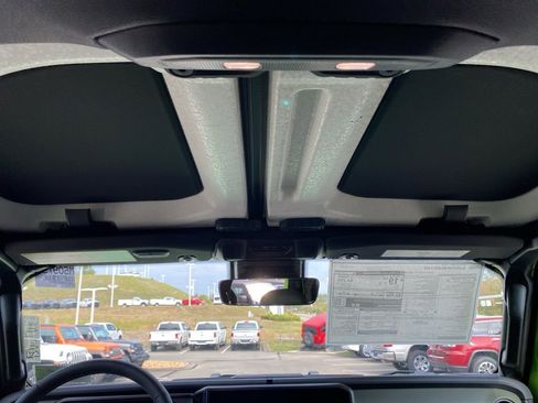 New 2025 Jeep Gladiator Mojave image 25