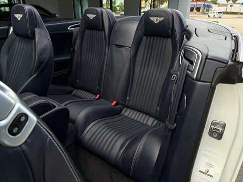 Used 2017 Bentley Continental GT image 30